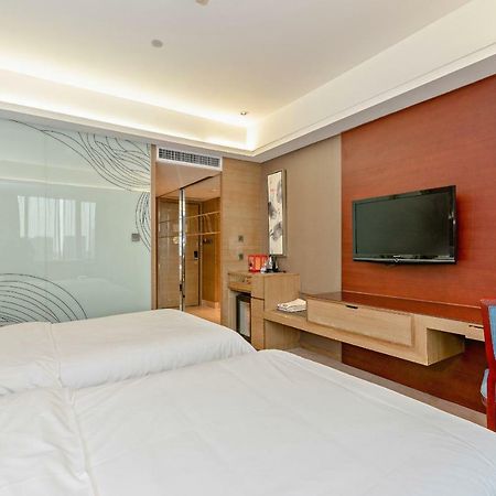 Guangzhou New Century Hotel Exterior photo