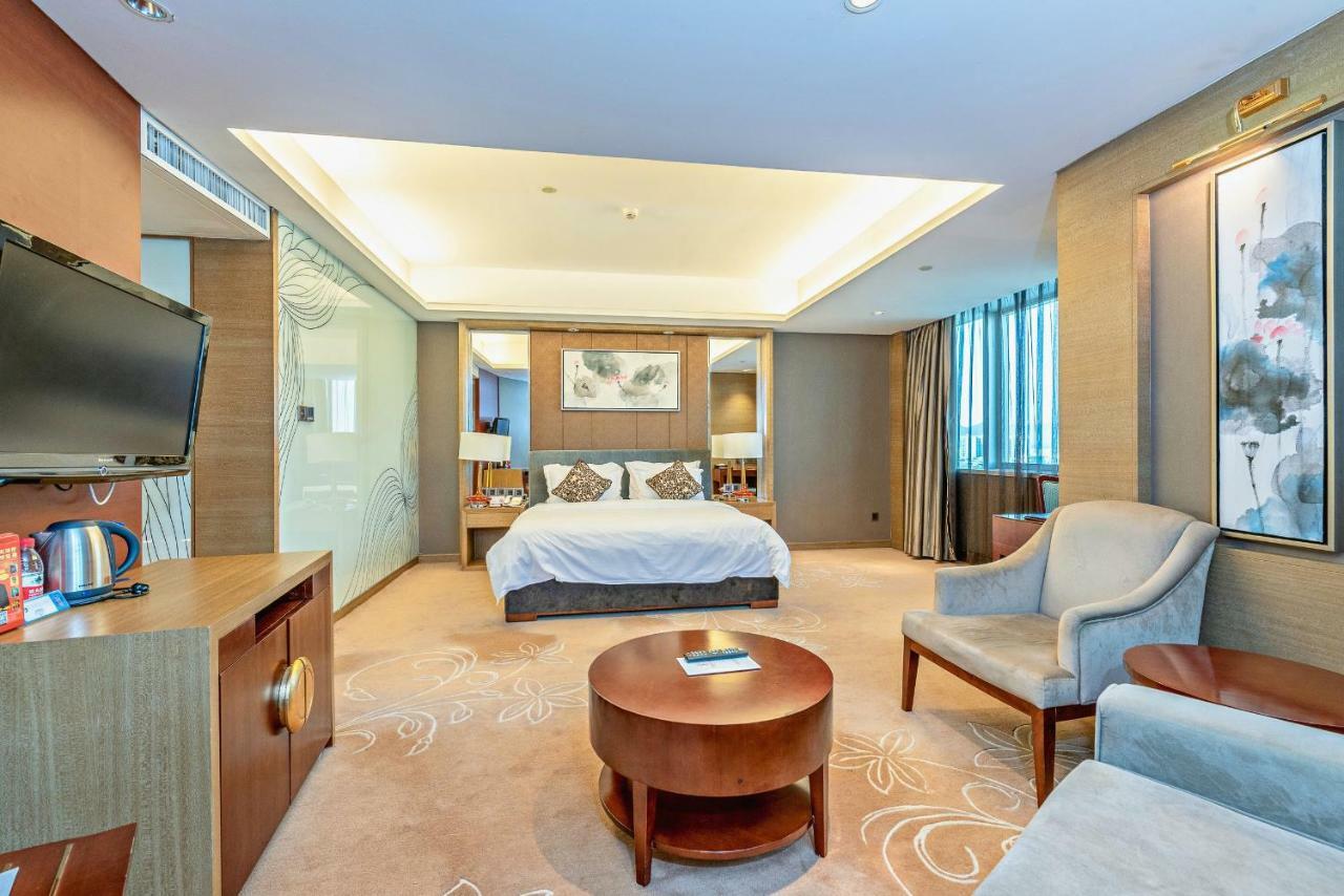 Guangzhou New Century Hotel Exterior photo