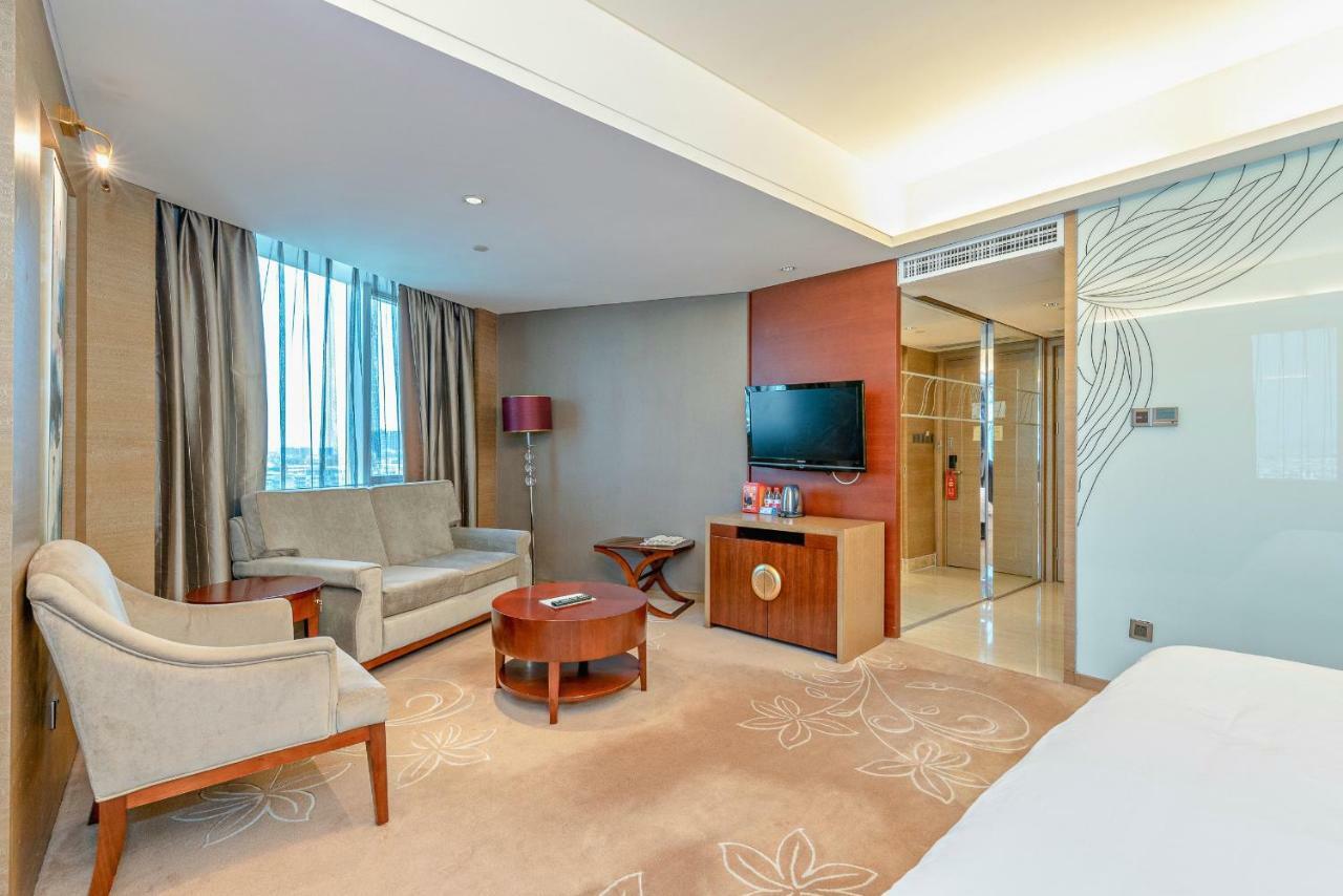Guangzhou New Century Hotel Exterior photo