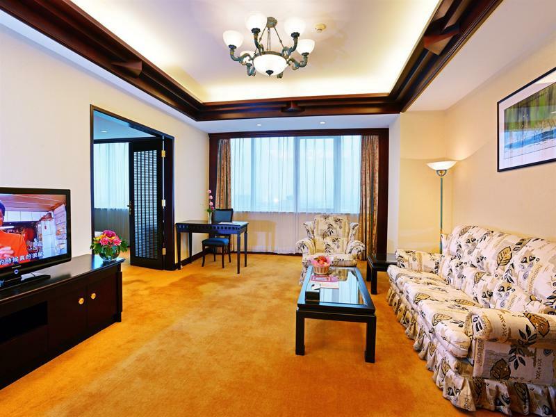 Guangzhou New Century Hotel Exterior photo